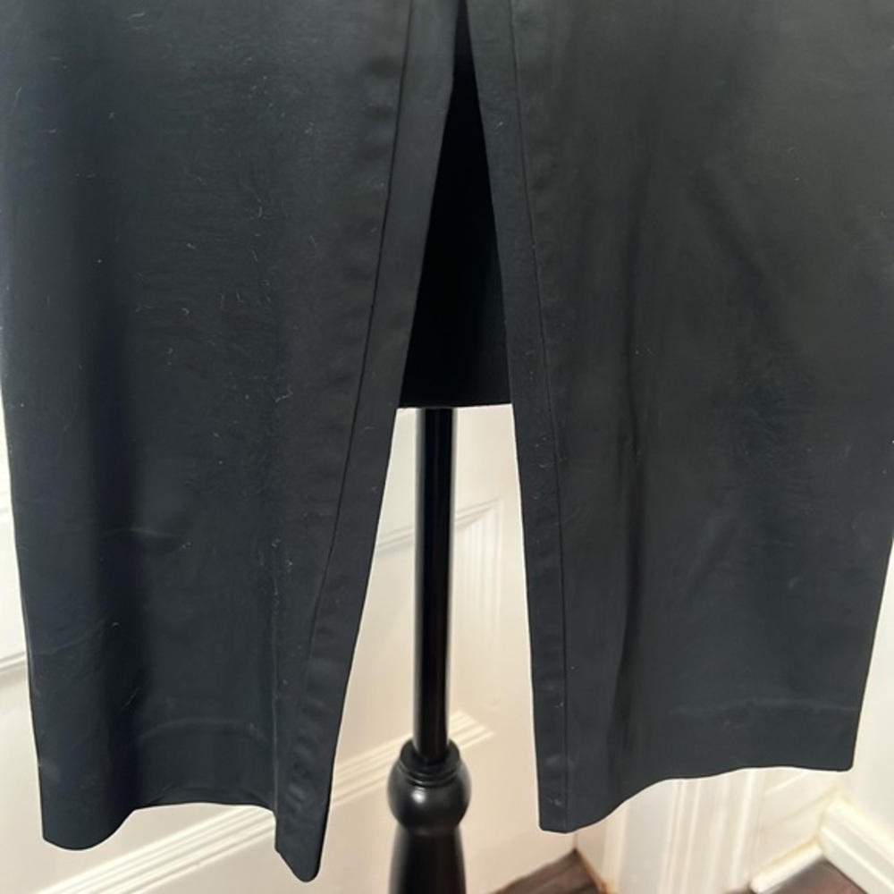 ANN TAYLOR FACTORY WOMENS BLACK SIGNATURE FIT LOWER ON WAIST CAPRI SIZE OP NEW - Picture 3 of 9